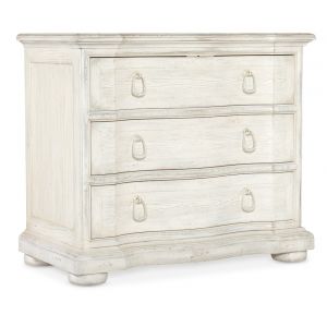 Hooker Furniture - Traditions Three-Drawer Nightstand - 5961-90016-02