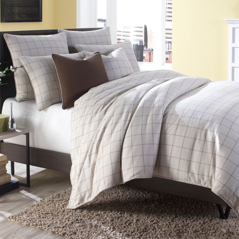 AICO by Michael Amini - Manchester 8pc King Duvet Set in Creme - BCS-KD08-MNCTR-CRM_CLOSEOUT
