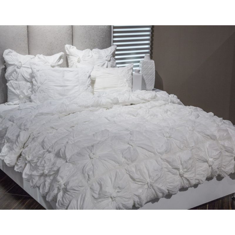 AICO by Michael Amini - Savanna 6pc King Comforter Set in White - BCS-KS06-SAVNA-WHT_CLOSEOUT