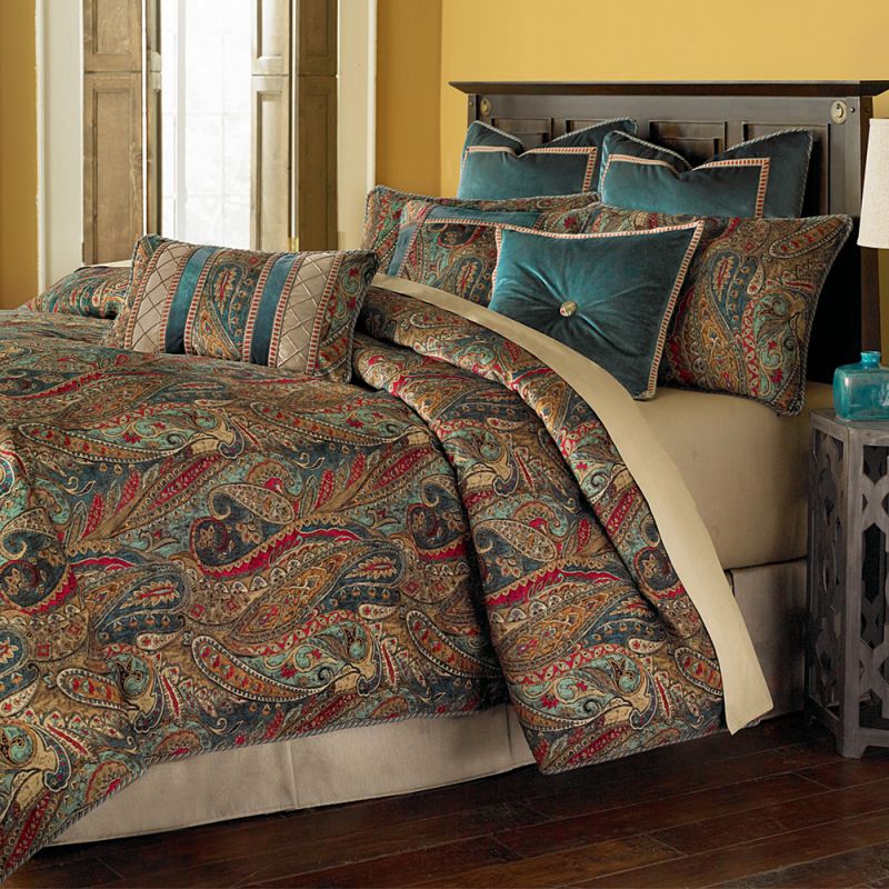 AICO by Michael Amini - Seville 9pc Queen Comforter Set in Honey - BCS-QS09-SEVILE-HNY