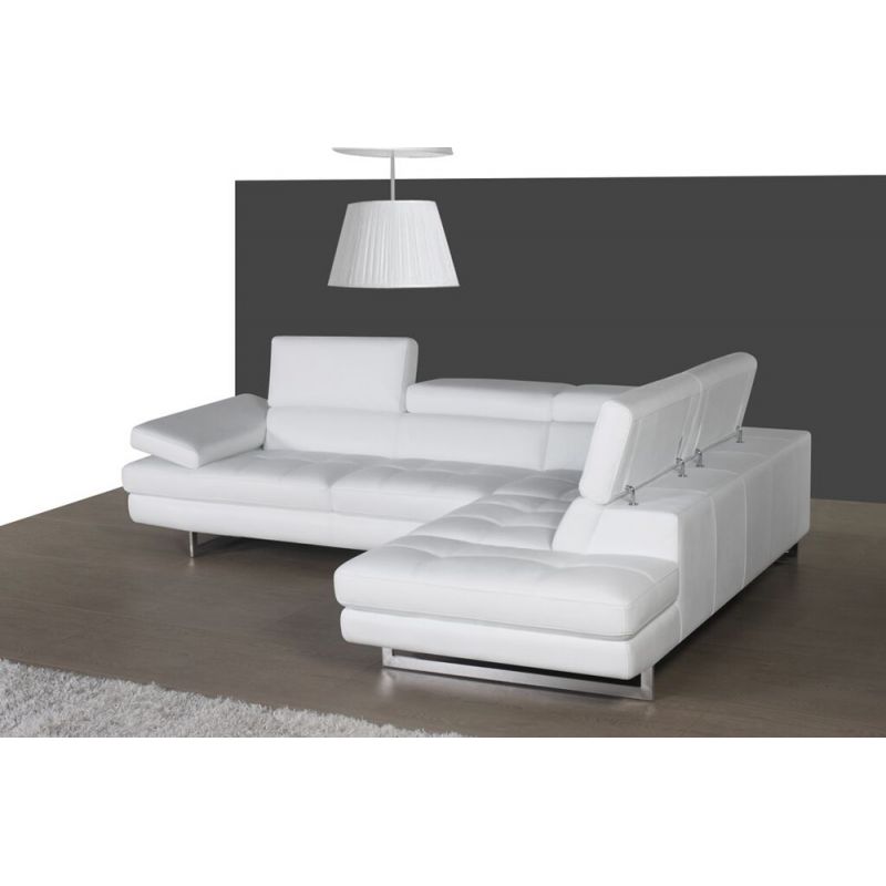 J&M Furniture - A761 Italian Leather Sectional White In Right Hand Facing - 178551-RHFC