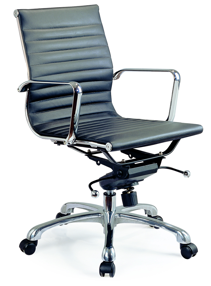 J&M Furniture - Comfy Low Back Black Office Chair - 176522